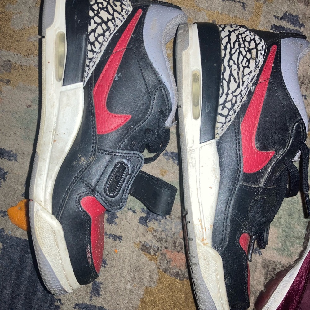 RED BLACK AND WHITE NIKES